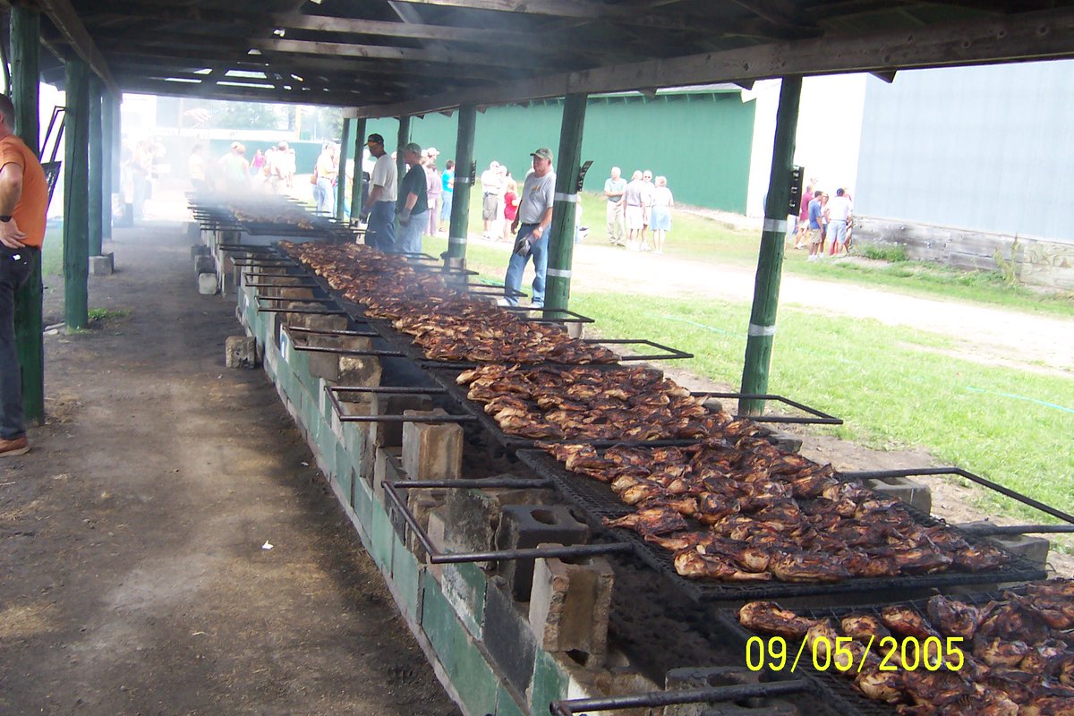 DasselMN's tweet photo. THE LARGEST CHICKEN BBQ IN MINNESOTA!  @ Red Rooster Days in Dassel, MN. September 5th, Labor Day Monday! #DasselMN https://t.co/rznD9xzqJs