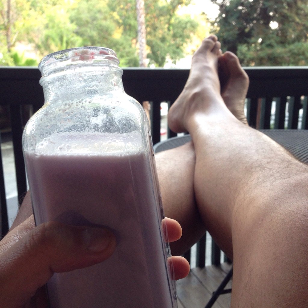 Titosmundo's tweet photo. Morning reflection on life after daily 2 mile jog 250 push-ups and 4 min of planks #losingcachetes #titosmundo https://t.co/aM8Blm2ASE