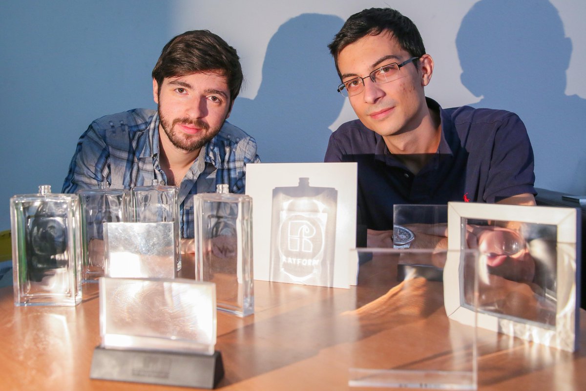 EPFL_en's tweet image. EPFL researchers sculpt images with light. Tech marketed by @RayformSA actu.epfl.ch/news/objects-t…