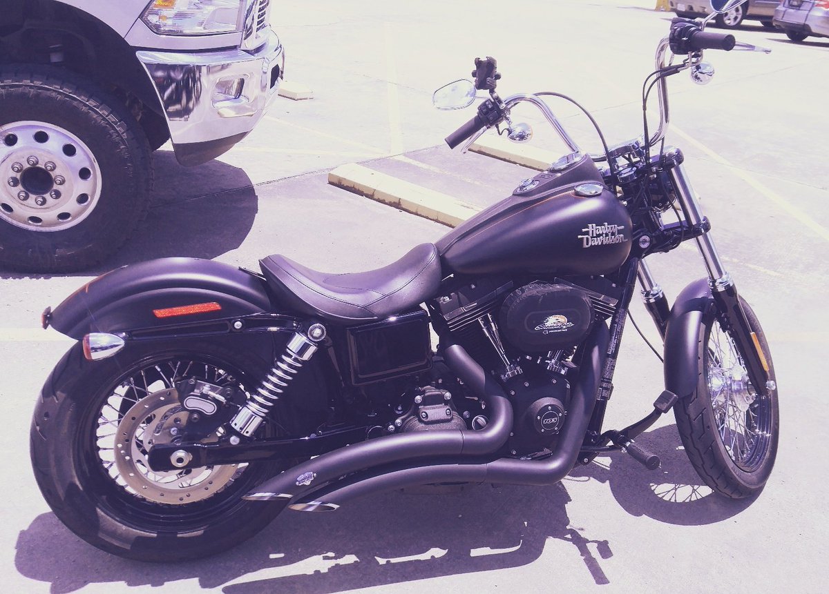 Cando357's tweet photo. #stbob #harleydavidson #loudpipes
#blackbikesmatter https://t.co/4rvXvZrAZF