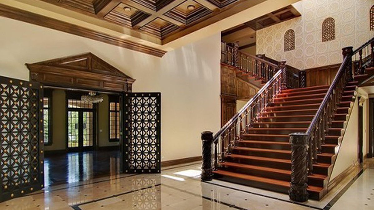 Burr Ridge’s Villa Taj mansion is for sale at $10.95M, with a new name ...