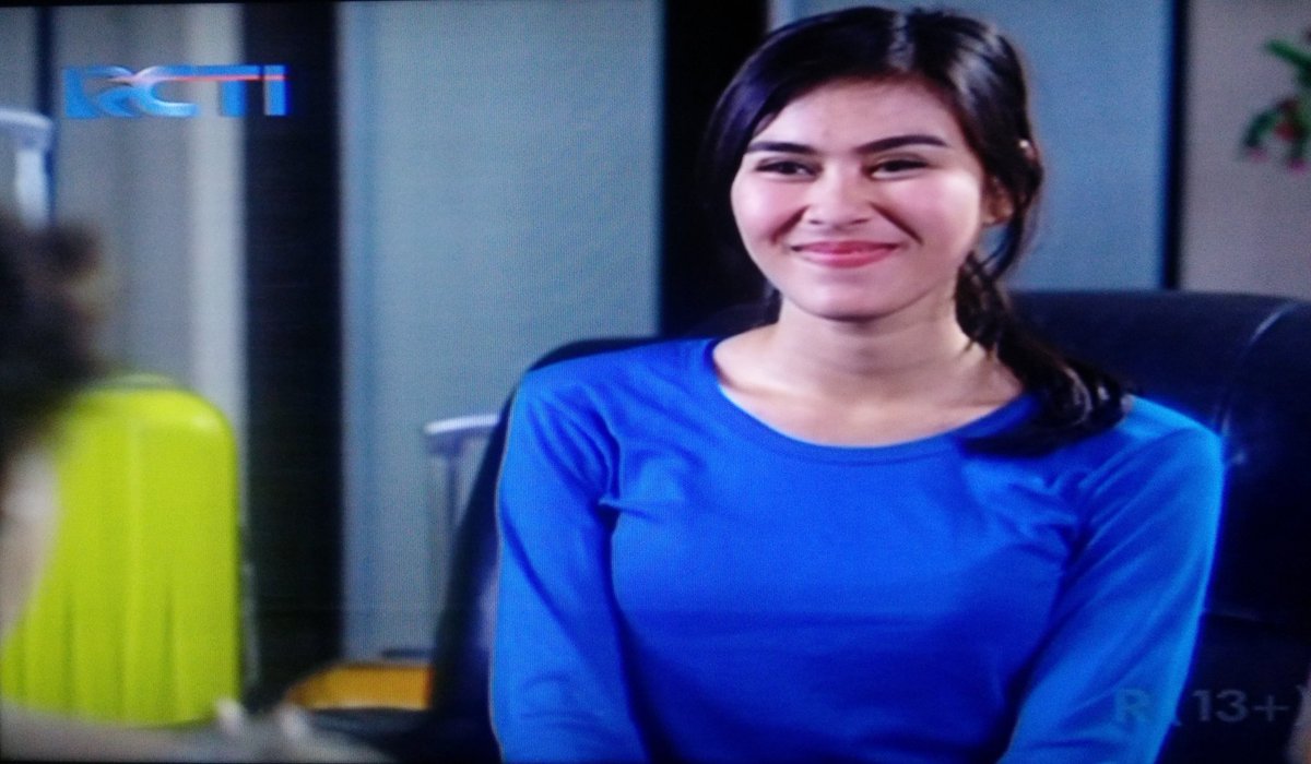 RCTI_ART's tweet photo. Kenalin namanya Syahnaz,
Asli sunda #AsistenRumahTangga2 #ART2eps3 https://t.co/TYcx6Vb6Ge