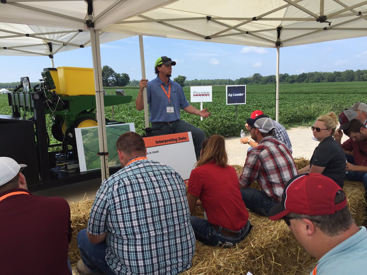 MFAJason's tweet photo. #Trainingcamp #MFA #PrecisionPlanting https://t.co/7uABlvkYFI