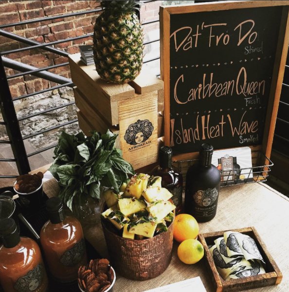 AFROHEADRums's tweet photo. Check out Dat 'Fro Do! #AfroheadRum #UniversallyInspired #AuthenticallyAged #unexpected #standsalone https://t.co/nmcMdcgD30