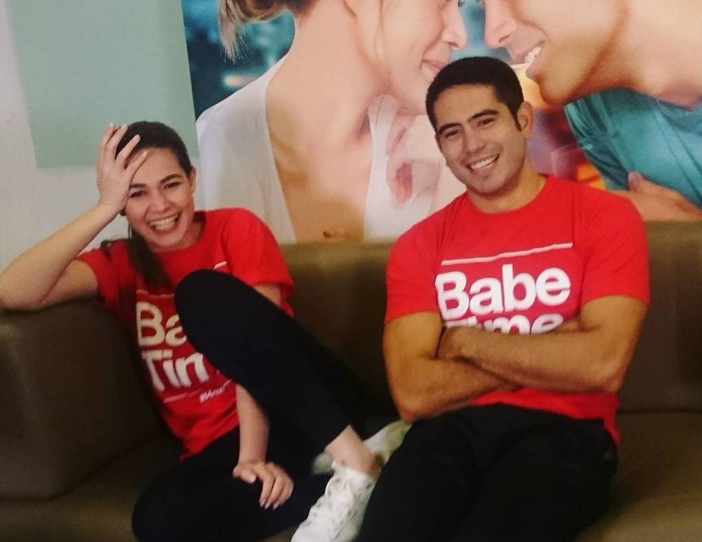 StarCinema's tweet photo. Fun #StarCinemaChat with Bea and Gerald! Tutok na sa https://t.co/gI3xJShavp para sa #BabeTime happenings! #HowToB… https://t.co/lUzJuQEX8d