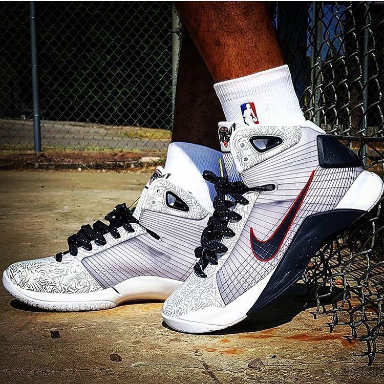 Kixify's tweet photo. Has anyone copped the retro of the 2008 Hyperdunk, namely the United We Rise pair?
📸: @ballhard_d
#kixify #KixifyL… https://t.co/KFp2Zg3rGK