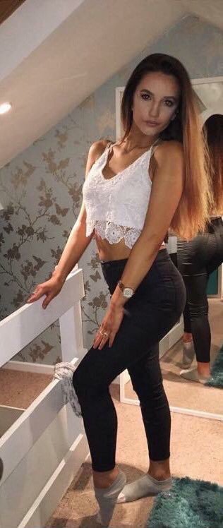teen___jeans's tweet photo. The socks make her look sexy. Agree? #sexy #hot #teen #babe #girl  #ass #legs #brunette #pose #jeans #tight. https://t.co/LlwOIPBe2X