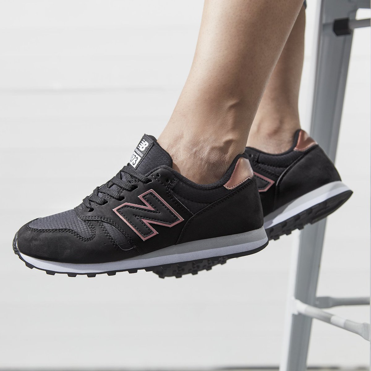 new balance 373 noir et rose