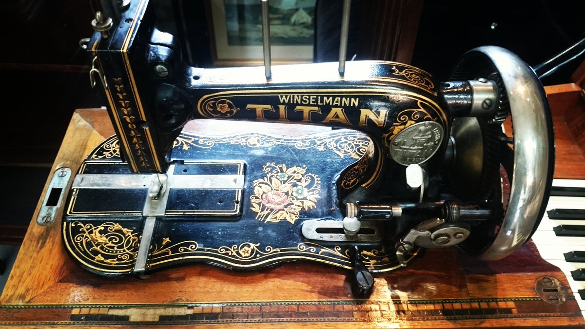 TheEclecticShop's tweet photo. #antique #sewingmachine #German #forsale #eclecticshop #Hove #saxony #rare #elaborated #beautiful #classic https://t.co/hizo9TmTya
