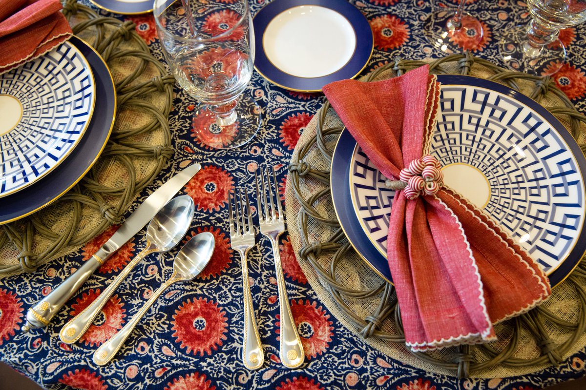 Krissa_THstyle's tweet photo. Thank you to @DuraleeFabrics @lenox @NDI_Flowers @Juliska for teaming w/ @traditionalhome for @NatlGovsAssoc lunch. https://t.co/Wr4bkOP7II
