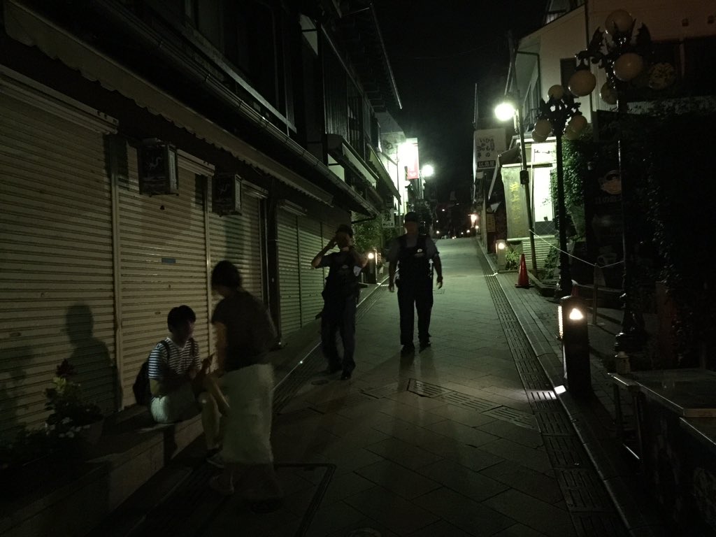 Enjoywork 江ノ島島内は深夜立ち入り禁止になりました 警察が立っていて島の入口あたりまでしか行けません ポケモンgoで騒ぎ過ぎたせいでしょう ポケモンgo 江ノ島 レアポケモン T Co Afifm5usji Twitter