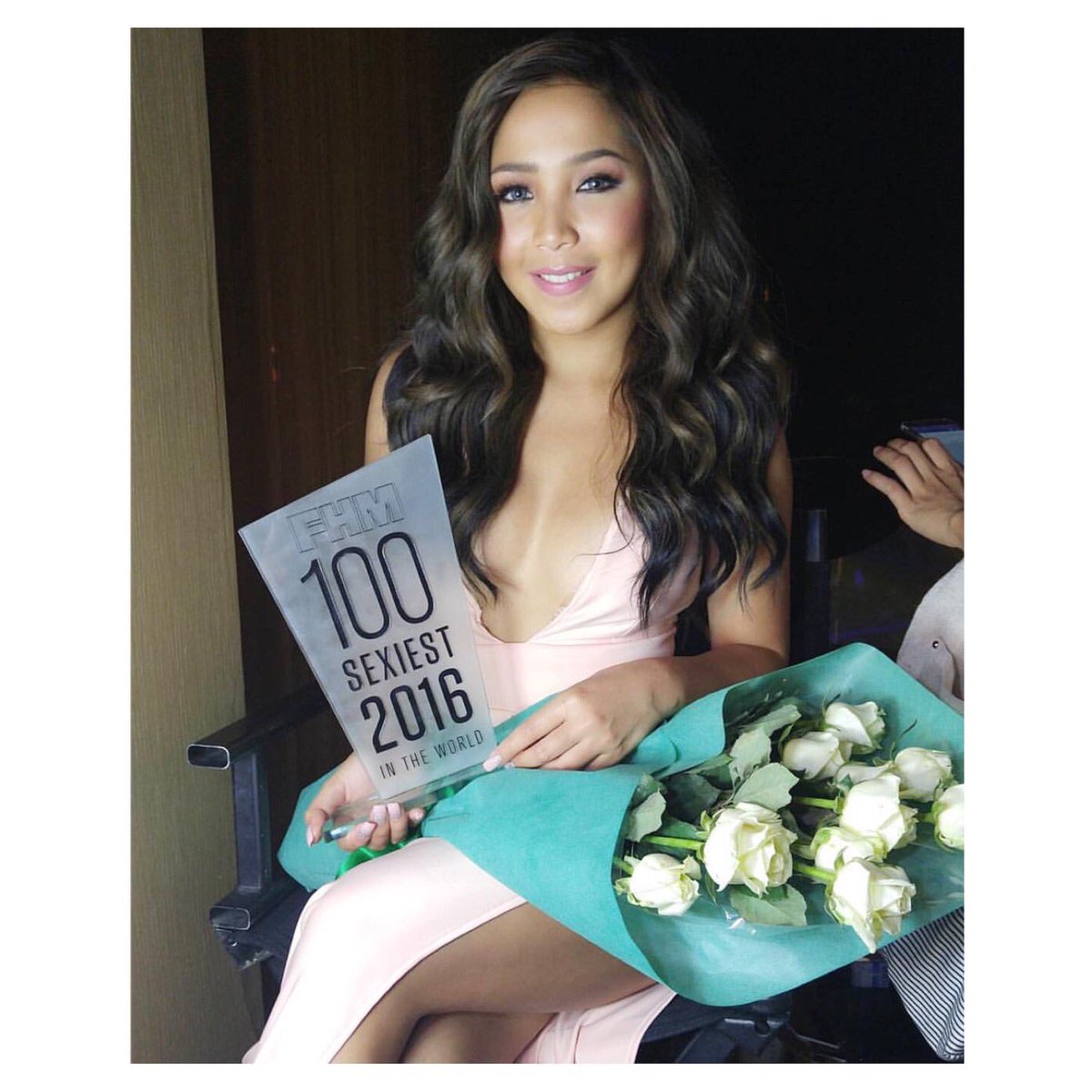 keirahair's tweet photo. Repost from @juliafreshhh : Congrats mars!! @dawnchangoffcl ๐๐๐ #FHMSEXIEST2016
-- #FHMVictoryParty #Fhm100 https://t.co/giKNSpoy82