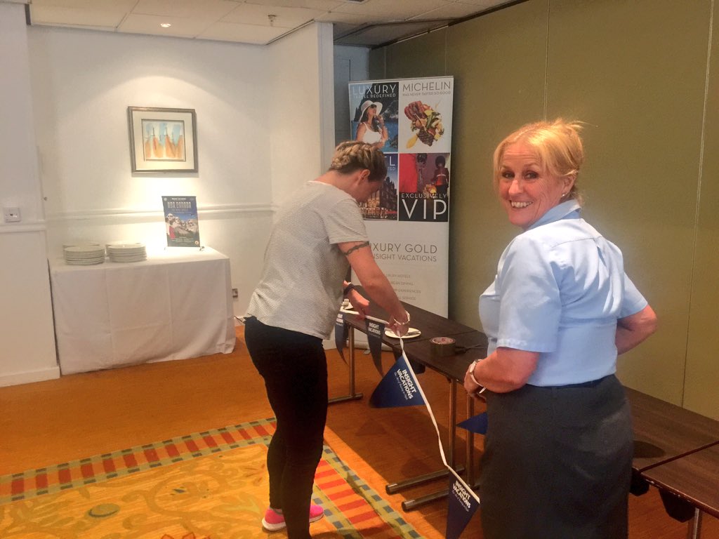 Paul_Melinis's tweet photo. Setting up for our final @tudorpark #ivamericaslaunch @TeamInsight_UK @maidstone #handsonteam #getinvolved https://t.co/kQG5uN45Y1