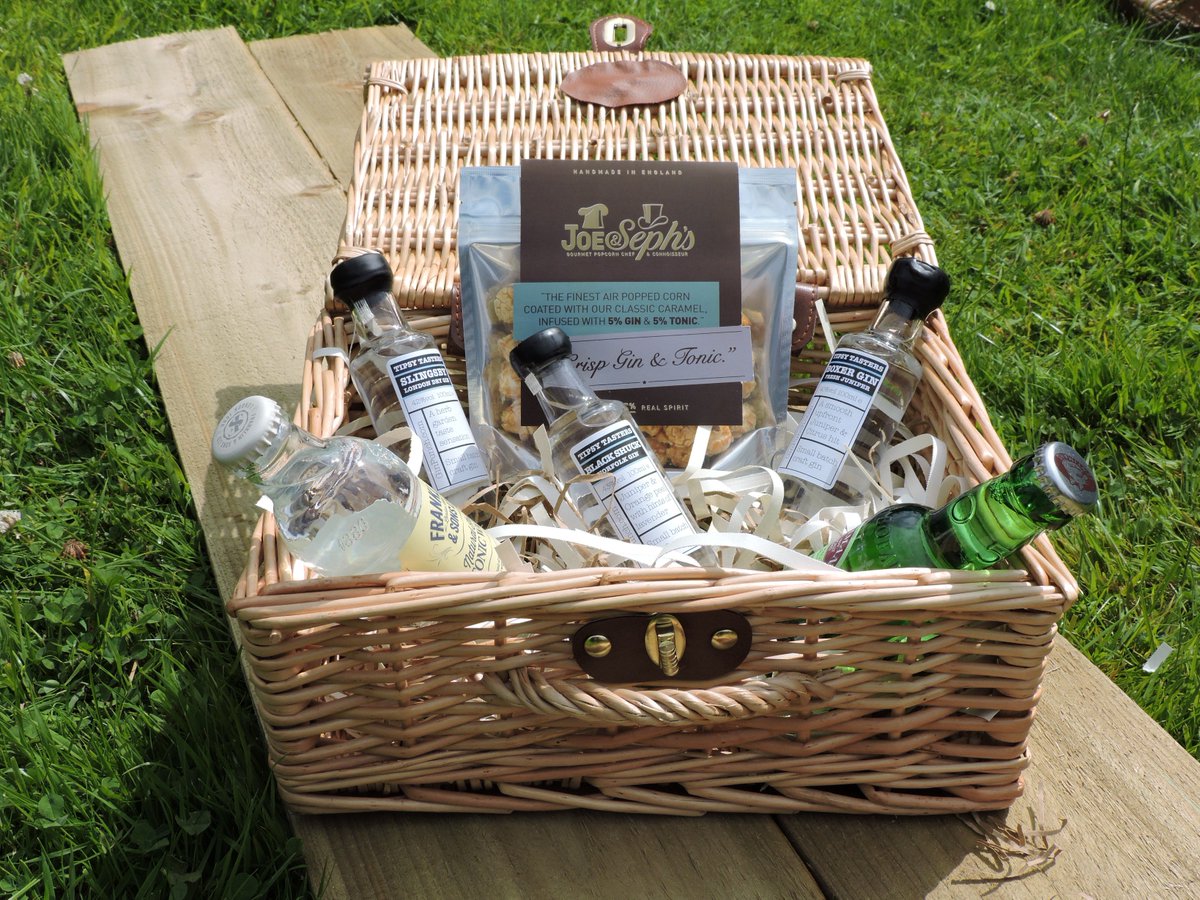 tipsytasters's tweet image. How about a Gin hamper for the holidays? ow.ly/hjQm302F0gN