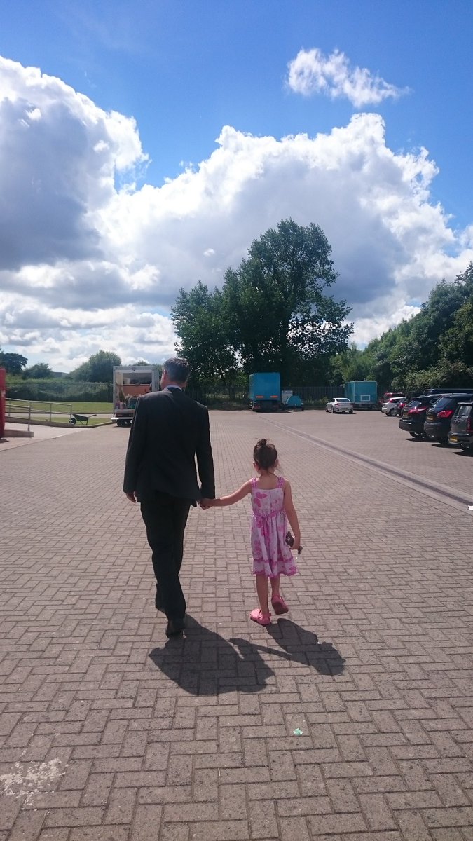 GravesSusie's tweet photo. Visiting dad on set of #Sherlock https://t.co/axz4YAhWXX
