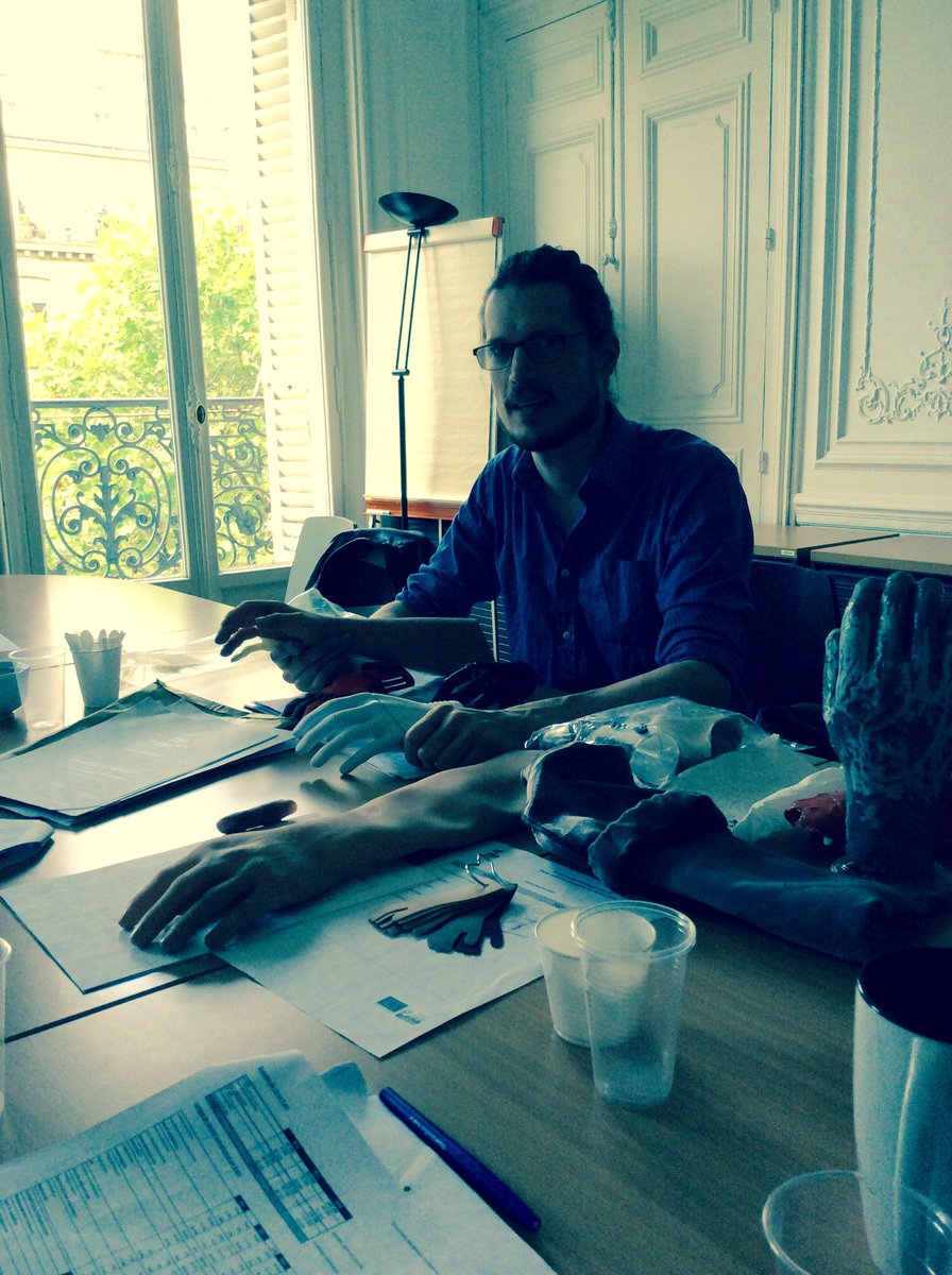 ValerieSauteret's tweet photo. Un jeune entrepreneur de talent de plus soutenu par @pie_paris et Barclays. #handybionic https://t.co/0QEA1VqaDS