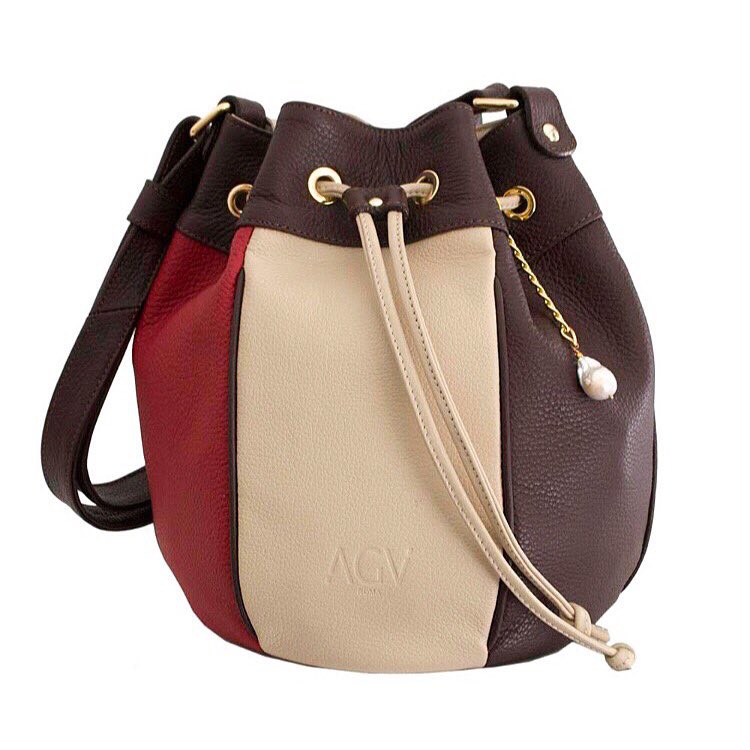 AGV_collections's tweet photo. 🌸🌸🌸New In!!!!🌸🌸🌸
Discover it on https://t.co/DSn5aTE2GW🌸
#AGVcollections #AGVroma https://t.co/uW7MElbbgr