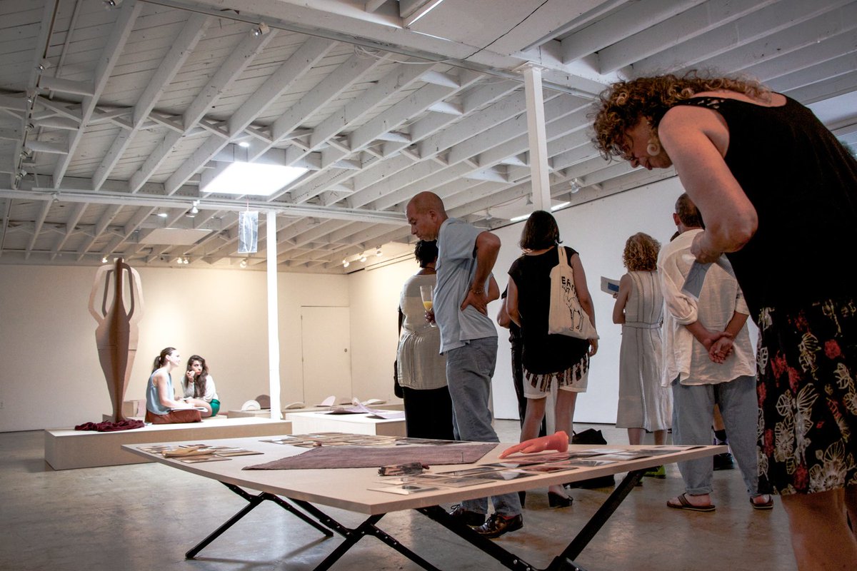 18thStreetArts's tweet photo. Guests enjoying #ShanaLutker #ScenesFromChapterFour at last Sunday's #ChampagneSocial! #18ArtistLab #weekendart #wcw https://t.co/B83tj3YXzJ