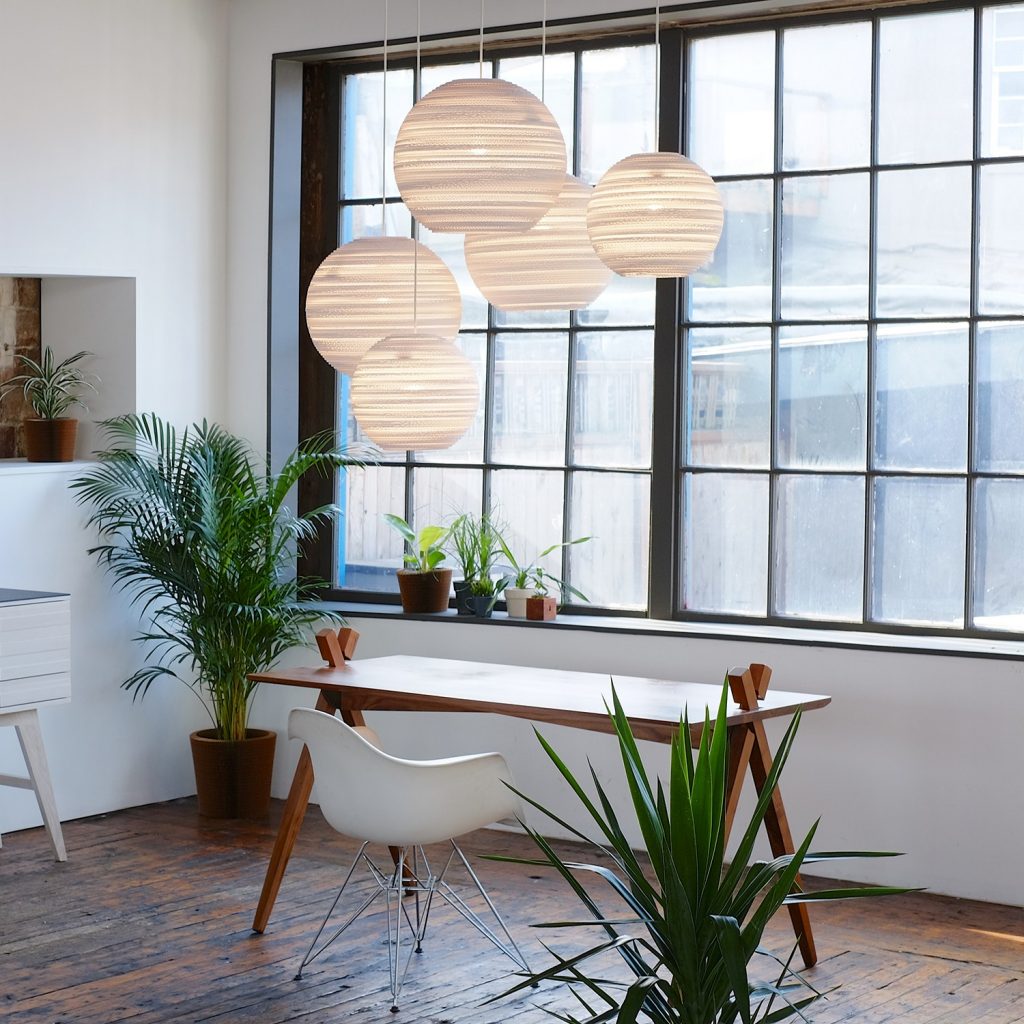 designmilk's tweet photo. Love the cardboard lighting from @graypantsstudio - check out more of our faves @YLighting: https://t.co/A33sLlGg6H https://t.co/WX99TSkiVG