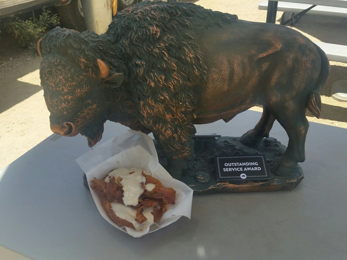 BuffaloFreedom's tweet photo. Austin has great food trucks.  @texasbryanp @daniellettx @BrittanyEck never brought me here either. #unappreciated https://t.co/6j9Iklsswr