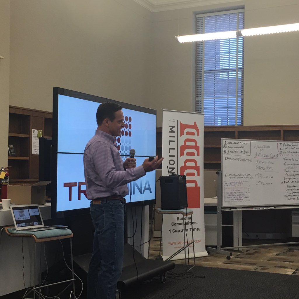 hauteNMgirl's tweet photo. Automative lasers homegrown in #ABQ with #TriLumina #1mc #1mcabq #fullhouse (#backoftheheadshot @charlesoffwhite) https://t.co/CDH62By2O9