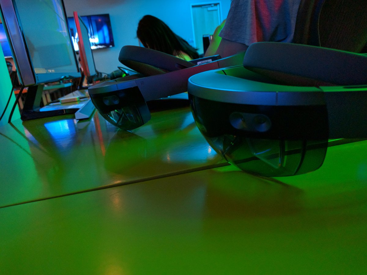 edwindothi's tweet photo. Awesome experience at #imaginecup. Thank you holographic academy!! #HoloLens @MSFTImagine https://t.co/Y7TYOCENqR