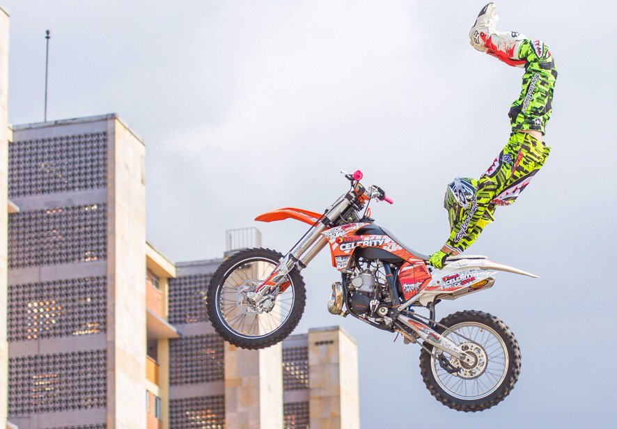 El <a href="/TerpelCol/">Terpel Colombia</a> Celerity Rockstyle, con <a href="/TatanMejia/">Tatan Mejía</a> y <a href="/RenzoPiera/">Renzo Pierattini</a> estarán este 31 de julio en el parque Simón Bolívar.