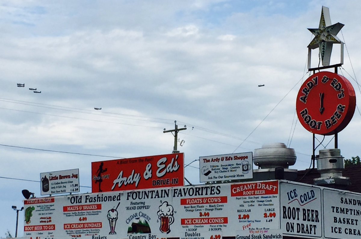 Ardy &amp;Ed's Airshow #OSH16