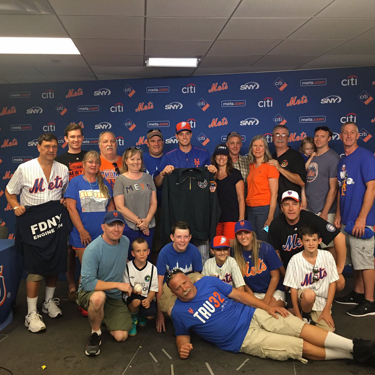 FDNY's tweet photo. Thank you @Mets @Smatz88 for welcoming #FDNY members from #Station50 #Engine274 #Battalion52 for #Tru32 #LGM https://t.co/wR6j65RFK2