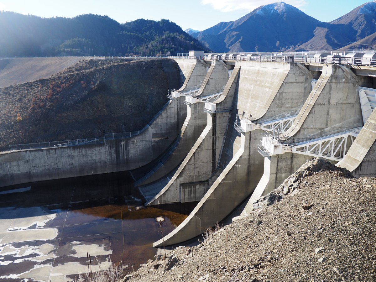 _saraedean's tweet photo. Spillway of Benmore, the largest hydropower dam of 9 on the Waitaki River in NZ. #climatekit https://t.co/c9PwHnLRKV