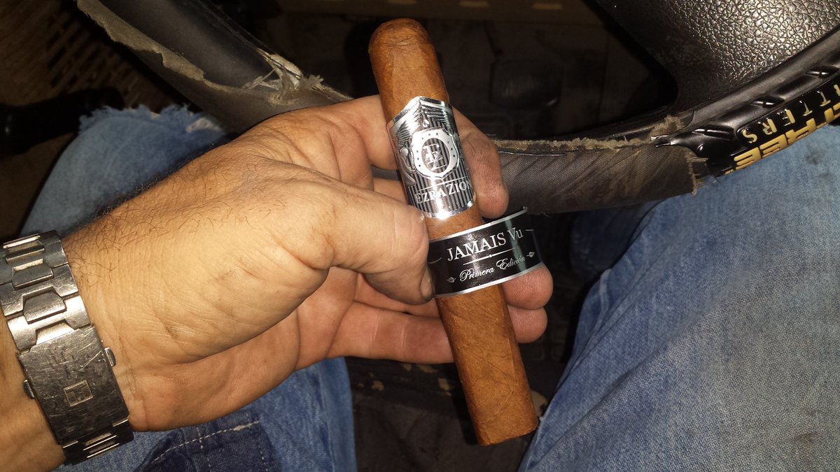 JimCFain's tweet photo. @EzraZionCigars #JAMAISVu Tasty treat for the rainy drive. https://t.co/Rfv53rcAp4