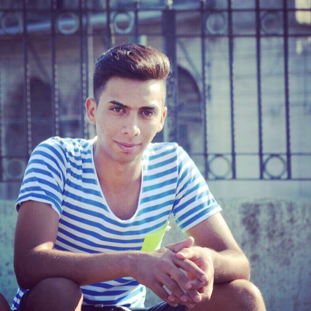 Eqqw4Co's tweet photo. جيتك خفوقٍ كله آمـال وأشـواق تكمل معـه مشـوار حـبٍ بديتـه  جيتك وزرع الحب ضامي ومشتاق ليتك من أنهـار التلاقـي سقيتـه https://t.co/4pGmCkh0g6