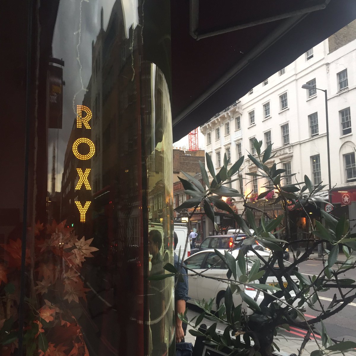 Clementinecom's tweet photo. Fab night at the Roxy with @Remember_Juliet and the @CointreauUK #CointreauCreativeCrew π¬ https://t.co/JPlEDQpOBa
