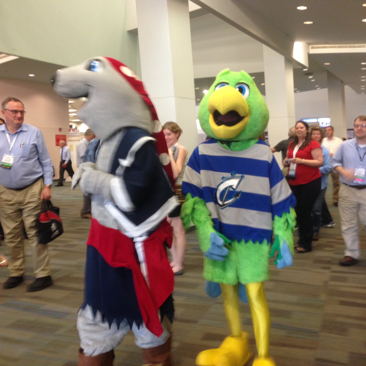 MicrobeamSoc's tweet photo. Follow the MAScots to the MAS social at Huntington Park! #MM2016Ohio https://t.co/jf2806fDUO