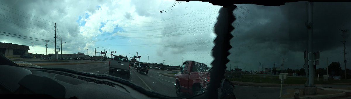 vanessa_kailee's tweet photo. Panorama of today. #GrowingUpInMissouri https://t.co/8t8YQielVy