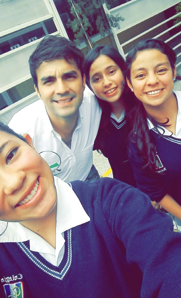 StarAnaid05's tweet photo. Fue un gusto conocerte! @CastroDavid_ , saludos! 🙋
@PonlePlay_gtv  él mejor programa de la televisión guatemalteca! https://t.co/TRU3em76YT