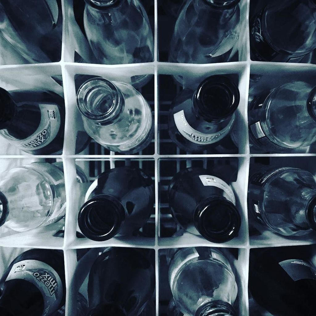 elonpowrmusk's tweet photo. The Şişes

#bottle #flasche #şişe #halbvoll #halbleer #gazoz #mezzomix #cocacola #fanta #s… https://t.co/xmksUMYZgk https://t.co/sARNh5THWc