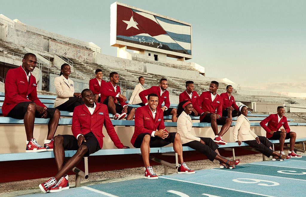 IreviU's tweet photo. #Cuba y #Louboutin ♥️ https://t.co/7HixGfYnsD https://t.co/ghCLe5q3p6