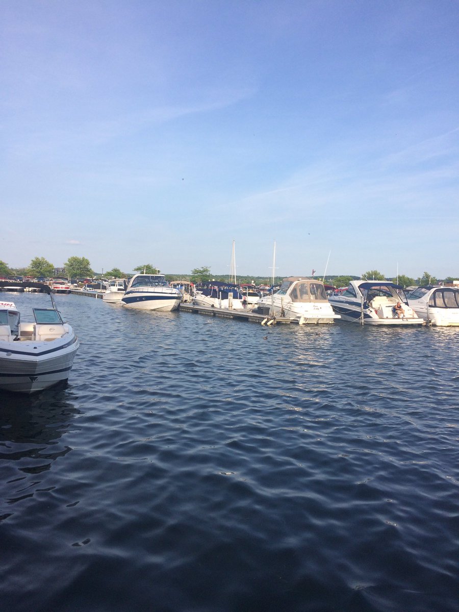samtayjay's tweet photo. Lovin' the lake life! https://t.co/vANZh2hEoX