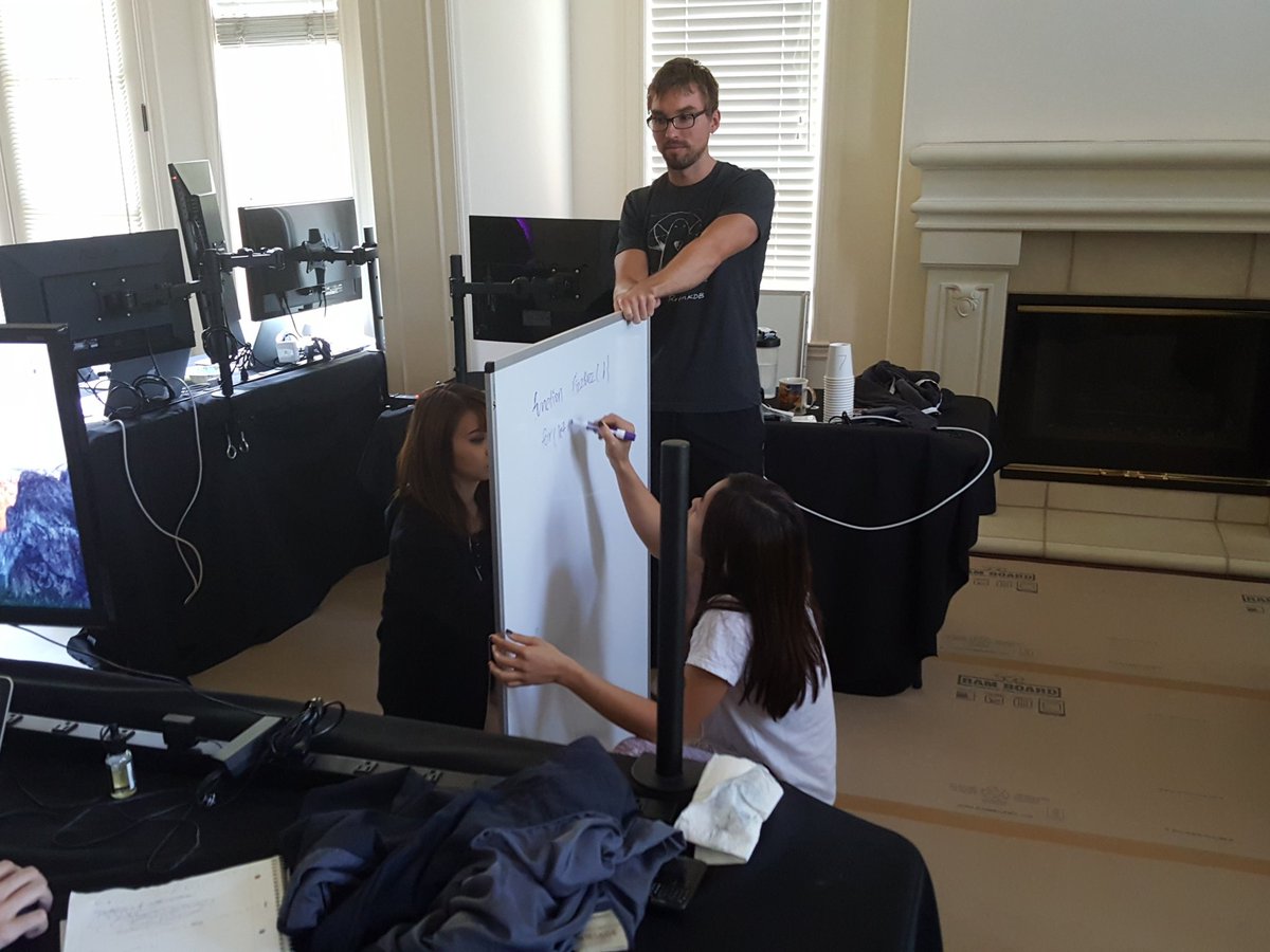 e_himmelfarb's tweet image. Girl's match! #whiteboardwars #codinghouse #fizzbuzz #javascript #algorithms #cs #ch2 @AmySkns @eileenprograms