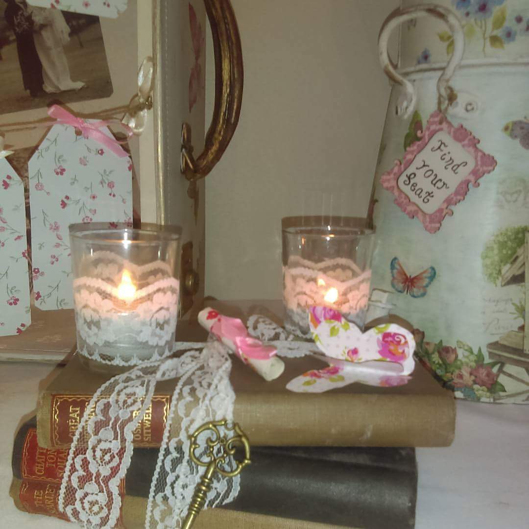 AnnieRuffles's tweet photo. New #vintagesuitcase style #nameplace settings #memories your #specialoccasion https://t.co/NpOpcYKPFM