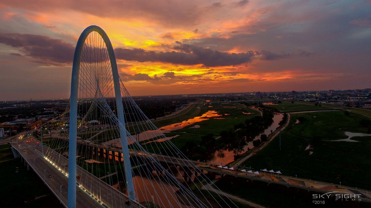 SkySightFilms's tweet photo. Margaret Hunt Bridge in Dallas, TX during the sunset last night. #Dallas https://t.co/LqtHzp4IZH