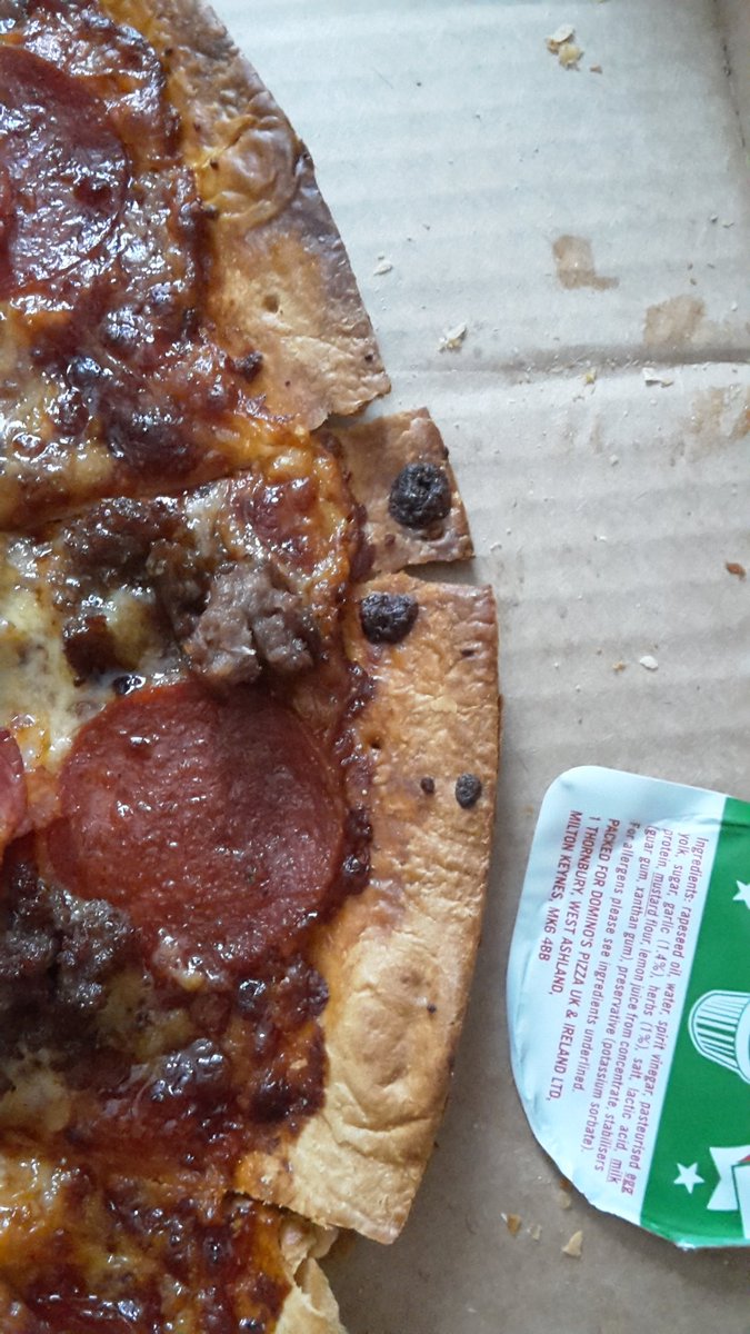 Rushofsuga's tweet photo. When your pizza comes and it's all burnt! Not happy @Dominos_UK https://t.co/T4GthDfina