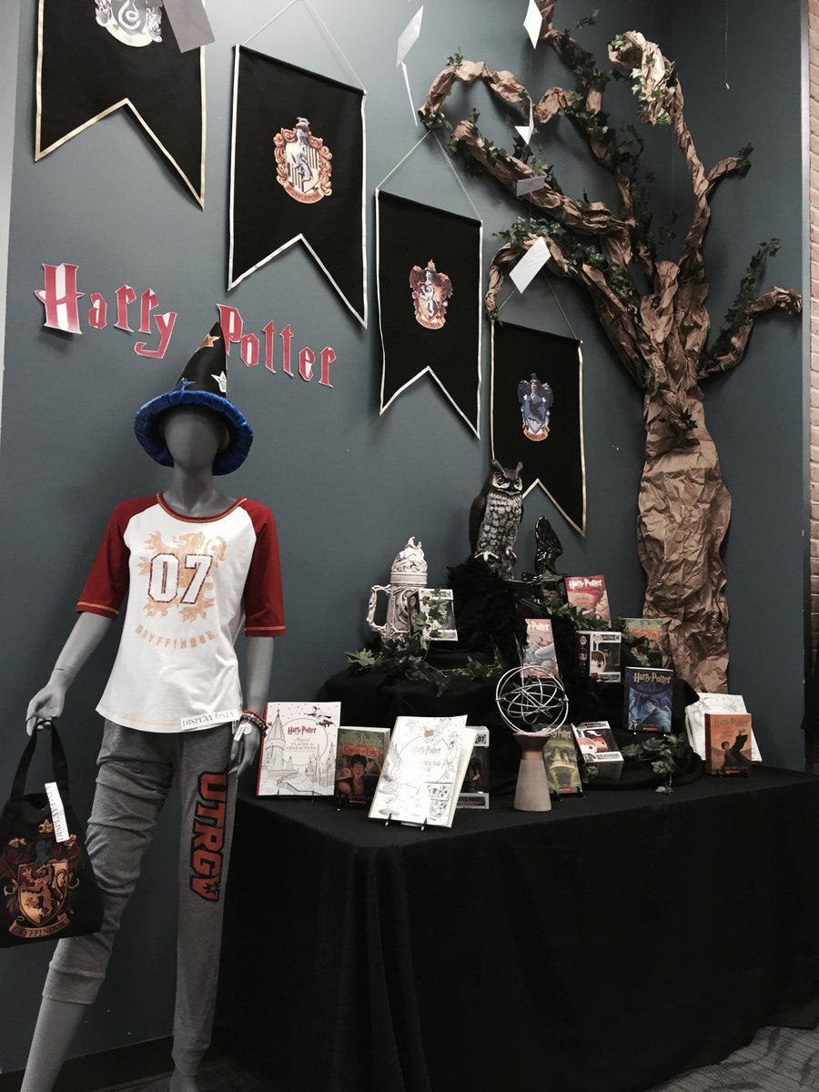 utrgv's tweet photo. โจ Join us for an exclusive release party: https://t.co/MfX3IMUFOQ
#HarryPotterAndTheCursedChild https://t.co/xMCf2viJ06