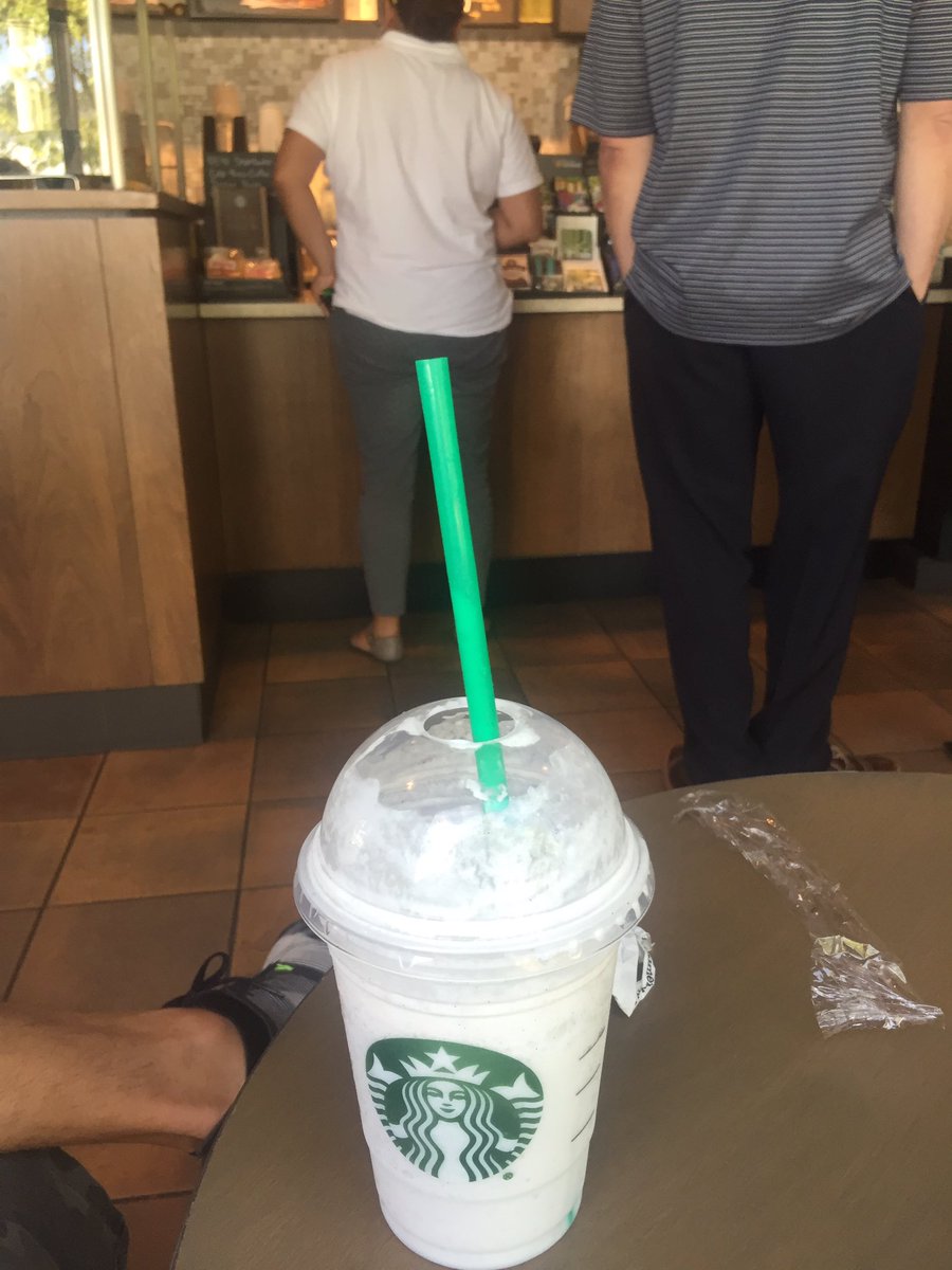 berich_3's tweet photo. Just At Starbucks #moringvibes https://t.co/3YO3tQgT4d