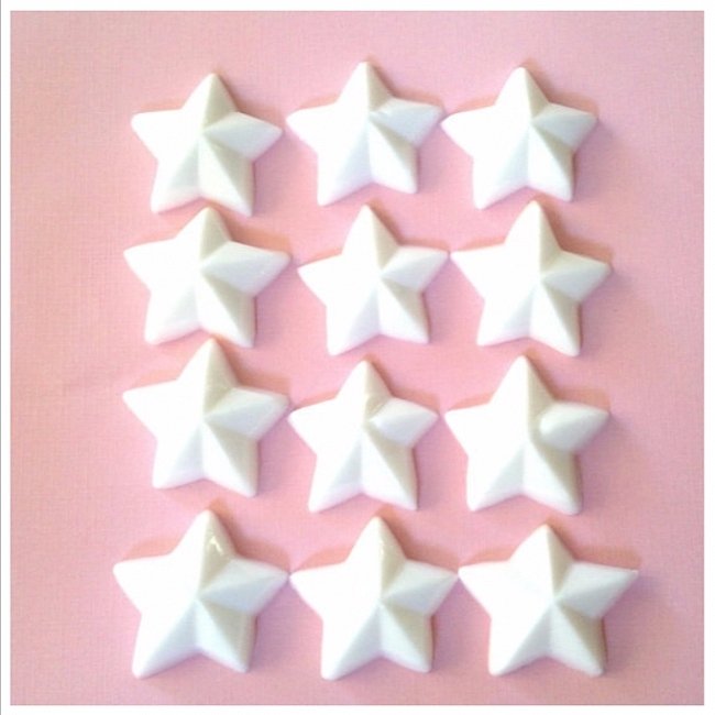Classif_palace's tweet photo. Lavender Vanilla Stars Soaps made by @SugarLux
https://t.co/CxEMlRPTEv #handmade #etsy #soap #SellItFaster https://t.co/OqYsv5yRtR