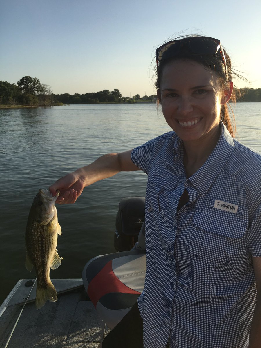2TexansFishing's tweet photo. Wife says "I have mud, blood, and mustard stains on my shirt." I couldn't have been more proud. #fishing #outdoors https://t.co/4pCeUWCirH