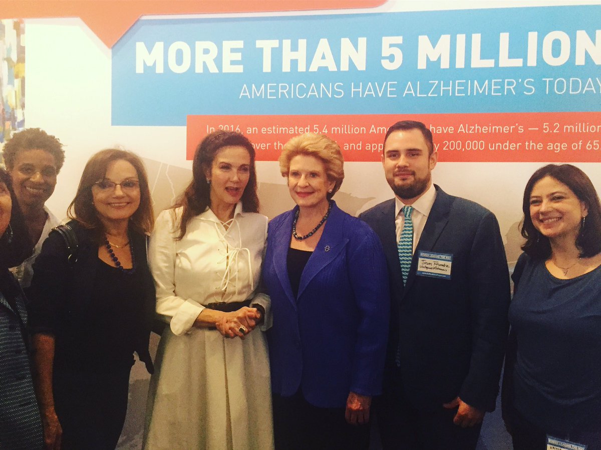 UsAgainstAlz's tweet photo. Our #LatinosAgainstAlz Network supporting @WomenAgstAlz at #alzreadiness event at #DemsInPhilly #wewontwait https://t.co/rNjkZad6Se