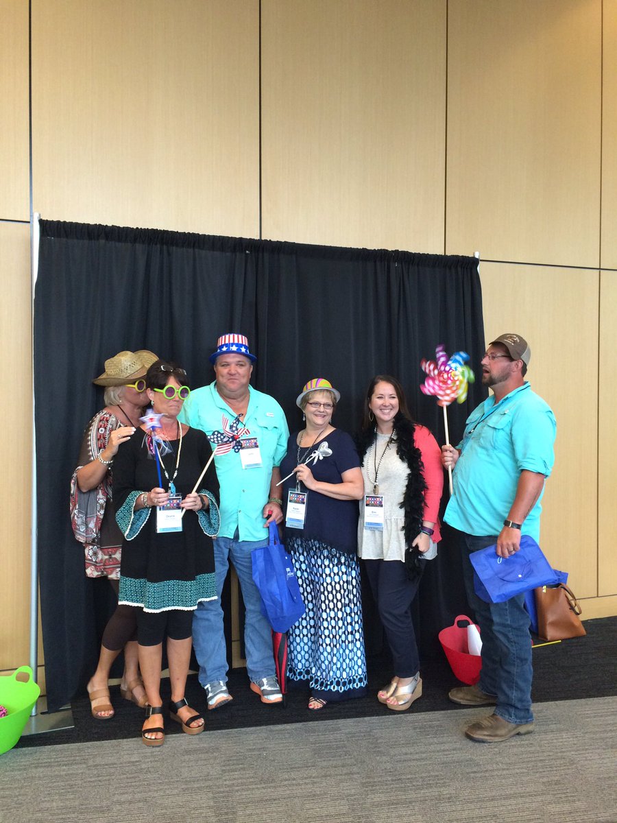 rcumsu's tweet photo. Wayne County #CTE living it up at the #msacte16 photo booth! https://t.co/zyr1ItXO1m