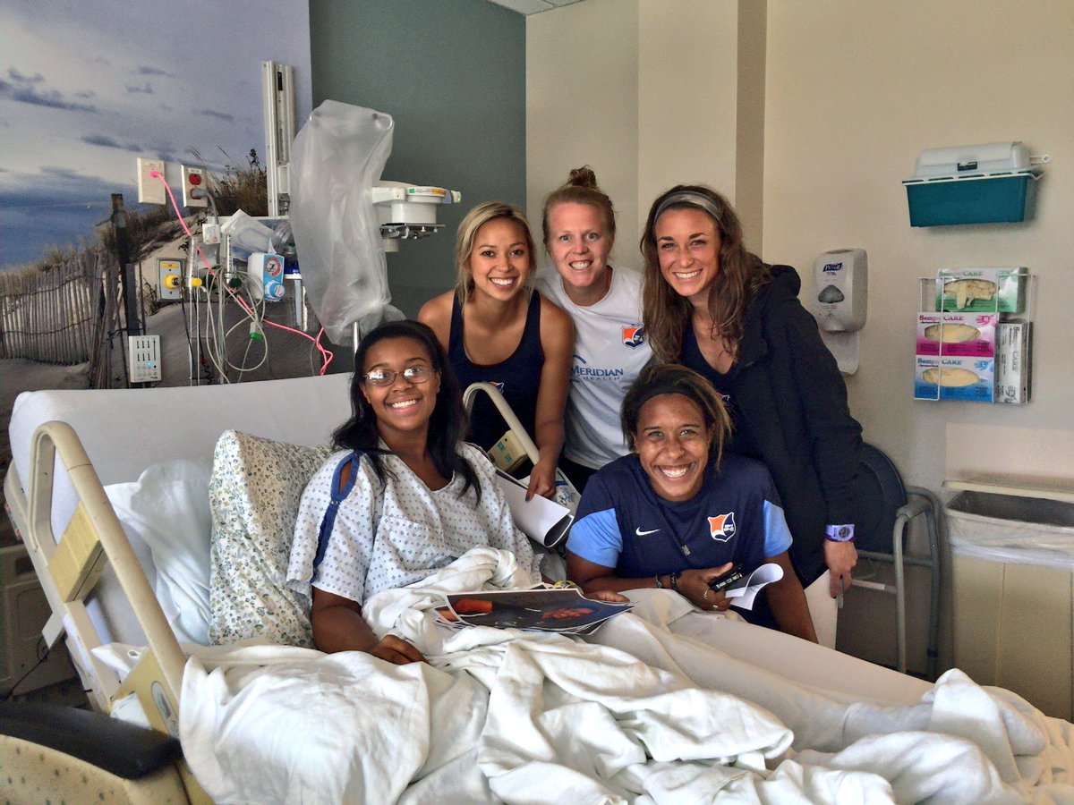 <a href="/SkyBlueFC/">NJ/NY Gotham FC</a> players <a href="/Shawna_Gordonn/">shawna gordon</a> <a href="/rachiebret/">Rachel Breton</a> <a href="/cocogoodson/">CoCo Goodson</a> <a href="/tdiederich44/">Theresa Diederich</a> bring smiles to @KHOVChildrsHosp ⚽️⚽️